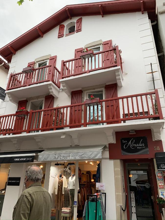 Hotel Les Almadies - Coeur De Ville Saint-Jean-de-Luz Exterior photo